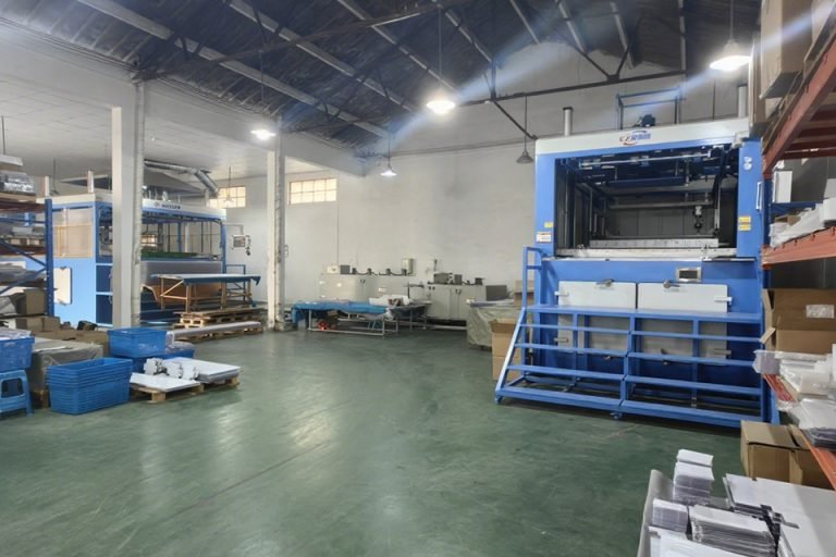 Vacuum Forming Machine