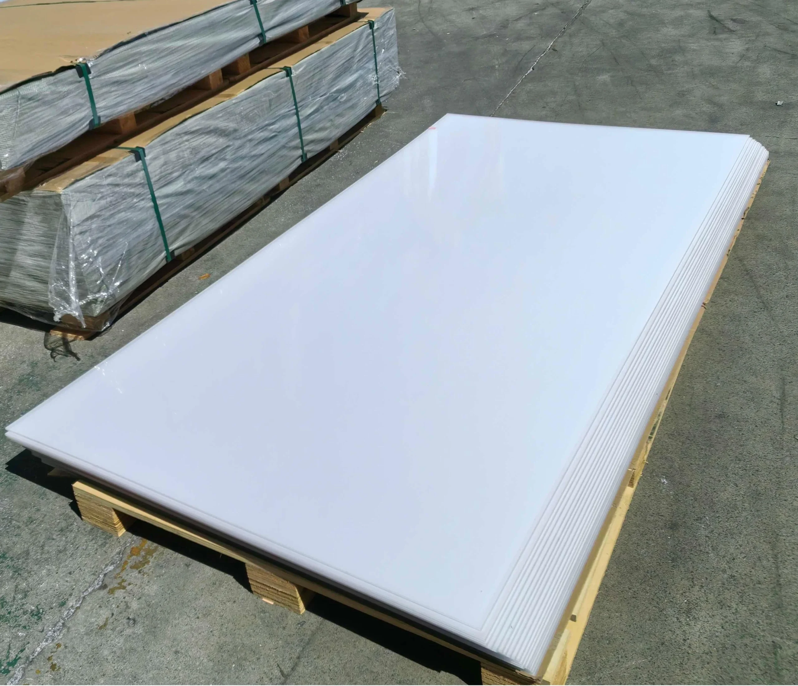 Fabricante y mayorista de planchas de policarbonato (PC)