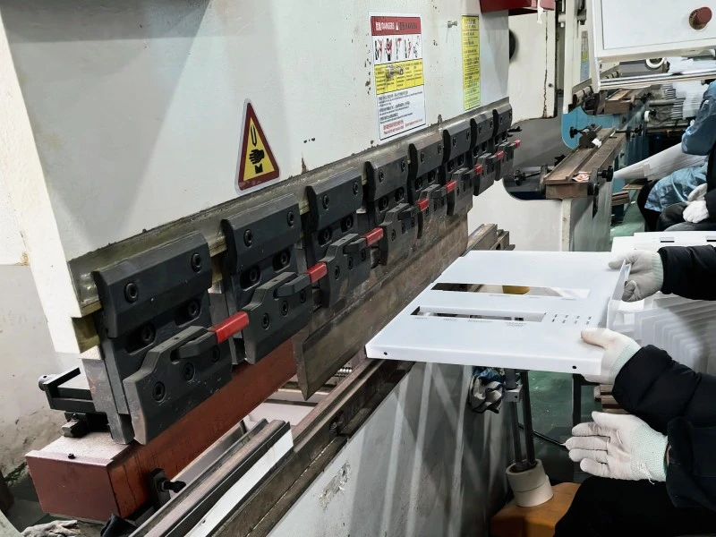 El curvado en frío frente al curvado por calor | El curvado en frío