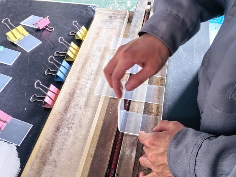 El curvado en frío frente al curvado en caliente | El curvado en caliente