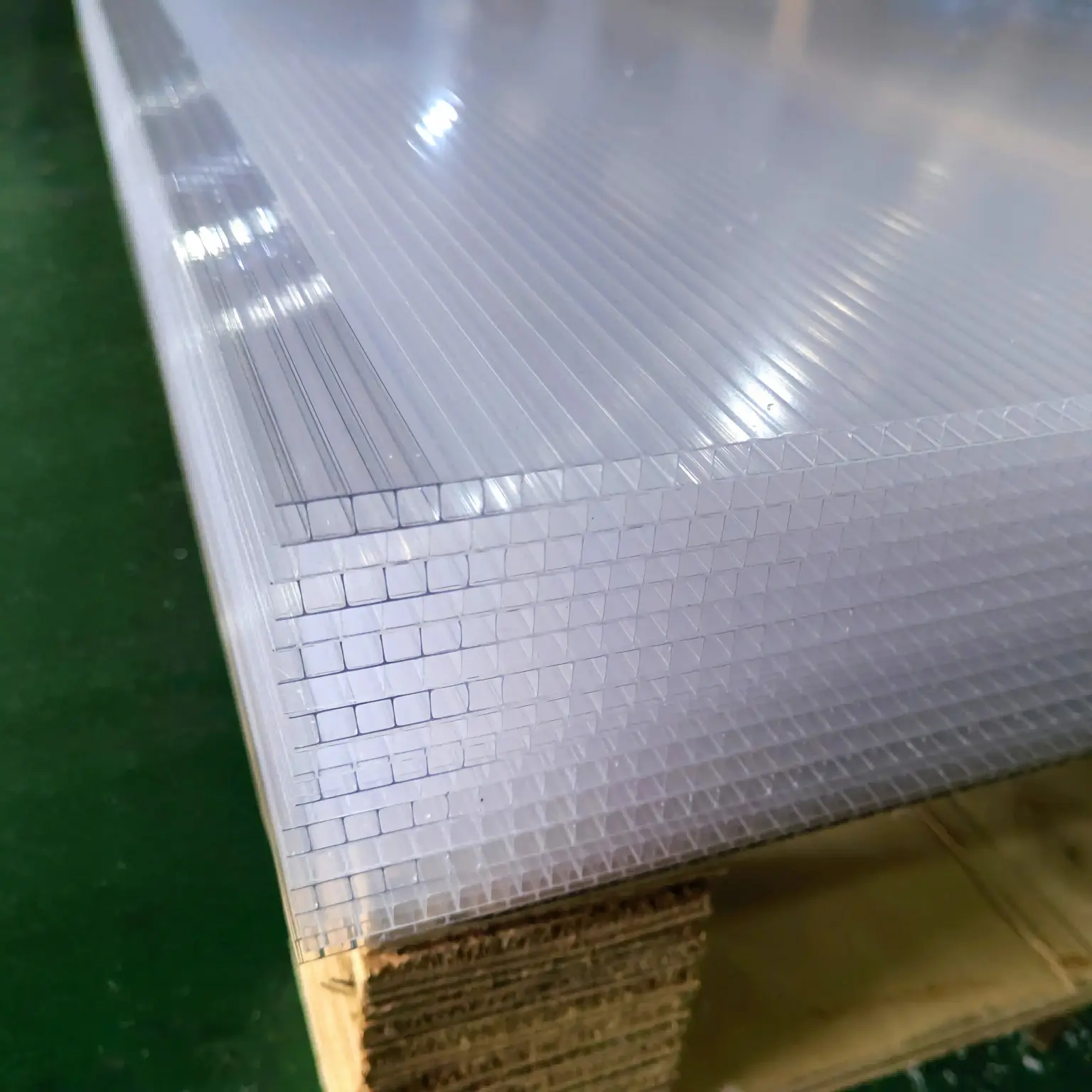 twin-wall polycarbonate sheet